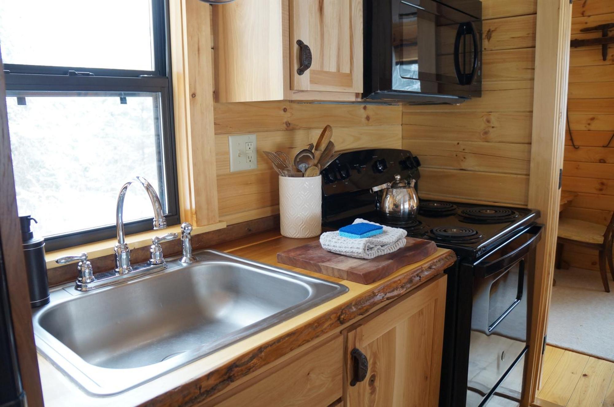Moonlight Woods - Gardener's Log Holiday home Duxbury